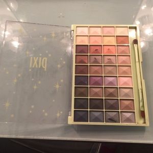 Pixi shadow palette