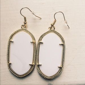 Kendra Scott exact look-a-like!