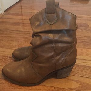 White mountain cowboy boots