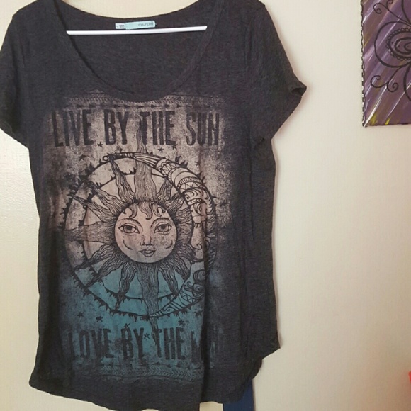 Maurices graphic T