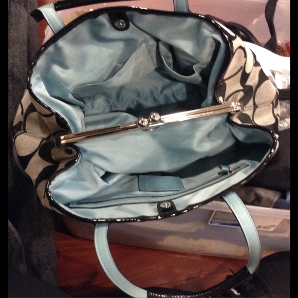 Coach - Picture 2 of 4