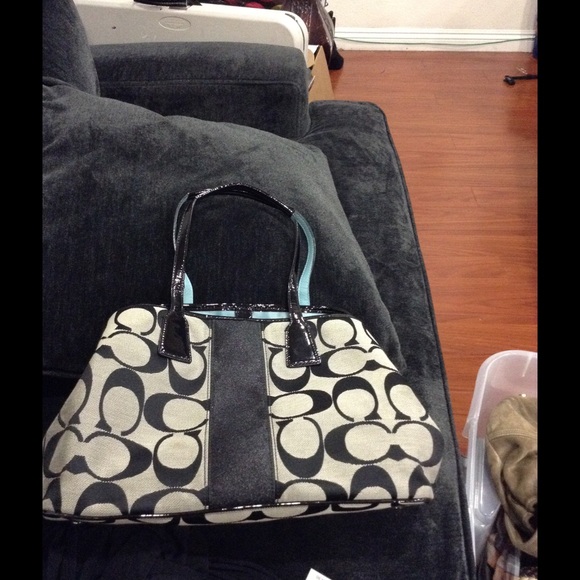 Coach - Picture 3 of 4