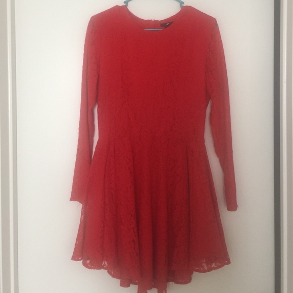 Red lace dress perfect for Valentines!