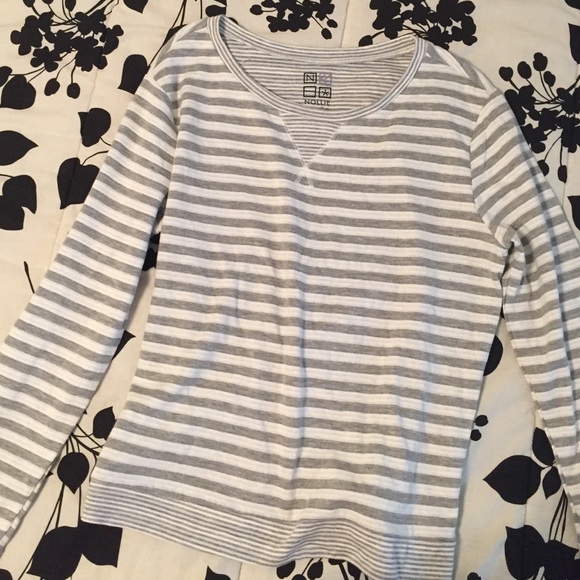 Gray and white light weight sweater