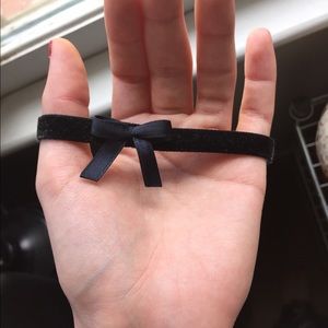 Velvet choker with bow