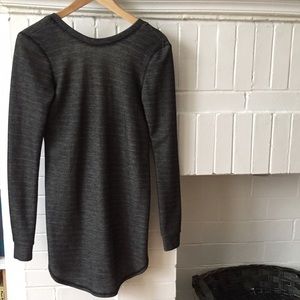 Long sleeve low back tee shirt dress