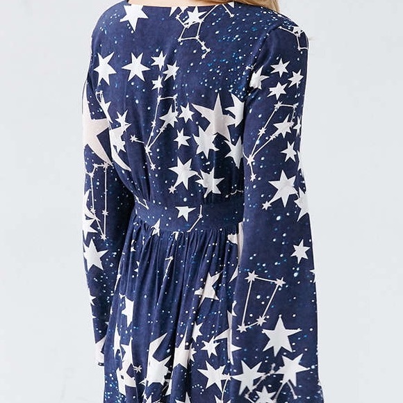 Little White Lies For UO Jessian Bell-Sleeve Dress - Picture 3 of 4