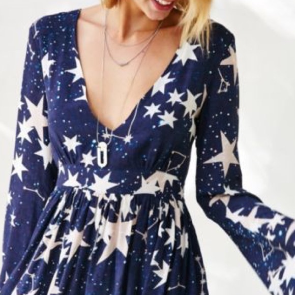 Little White Lies For UO Jessian Bell-Sleeve Dress - Picture 4 of 4