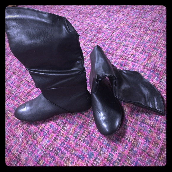 Wet Seal Women's Size:10 Black Faux Leather Boots