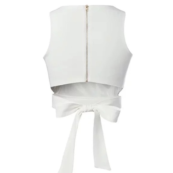 This crisp white bow crop top - Picture 4 of 4