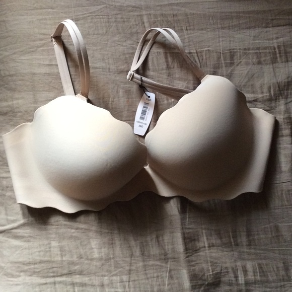 Victoria's Secret (secret embrace) push up bra