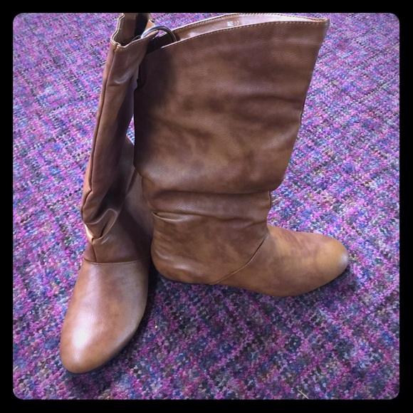 Wet Seal Women's Size:10 Faux Tan Leather Boots