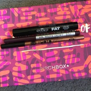 Eye liner trio