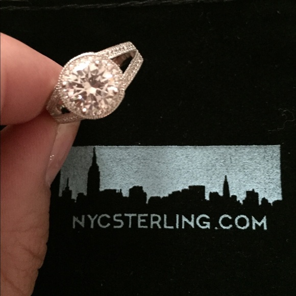 Gorgeous ring - Picture 4 of 4