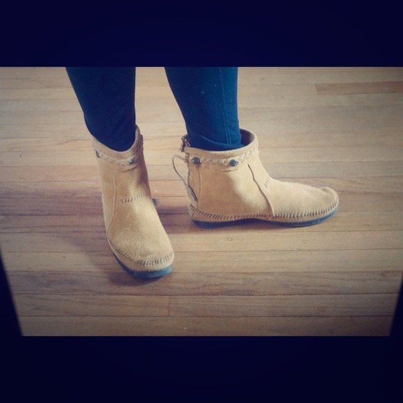 Additional pic Minnetonka size 8!