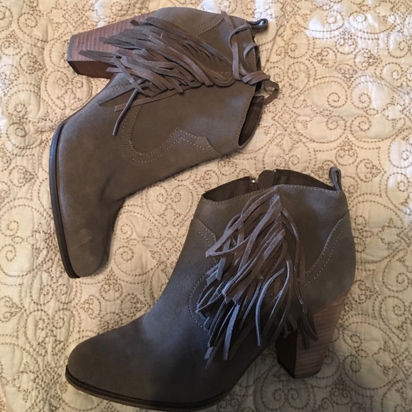 Steve Madden Booties - Picture 1 of 4
