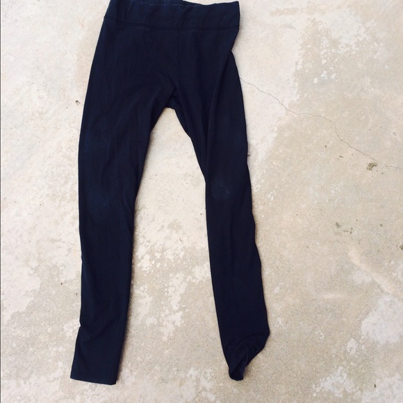 Long black leggings