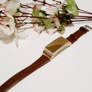 Fashionable gold tone smart watch