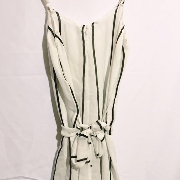 White nautical stripe romper shorts back tie - Picture 4 of 4