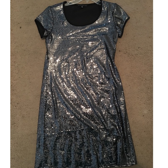 Silver Sequined party Dress - Picture 3 of 3