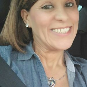 Meet your Posher, Ana