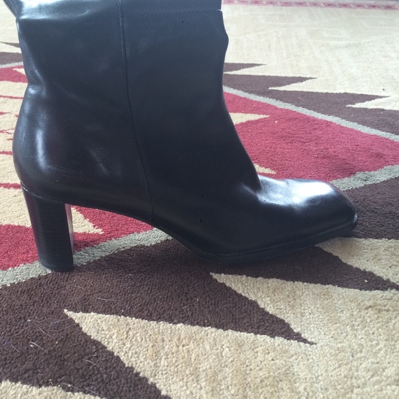 Boots - Picture 4 of 4