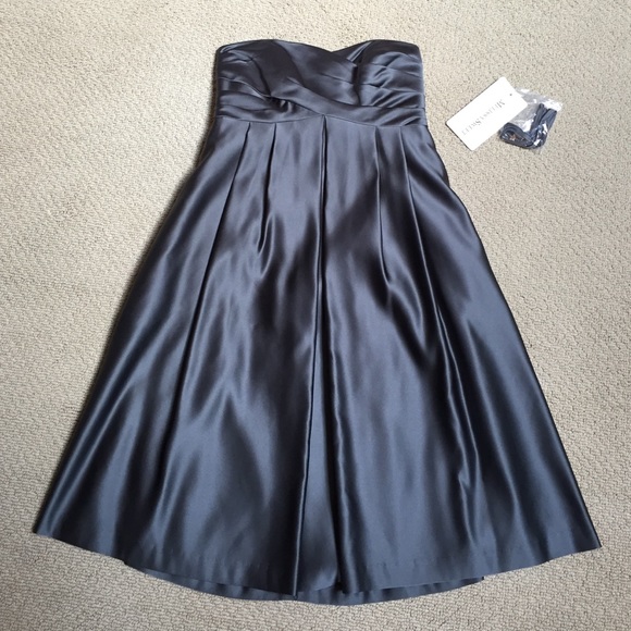 Grey sweetheart neckline formal dress - Picture 1 of 4