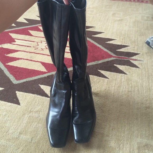 Boots - Picture 3 of 4