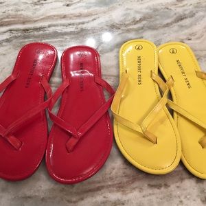 Set of two beach sandals/flip flops