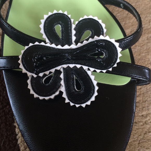 Heels - Picture 4 of 4