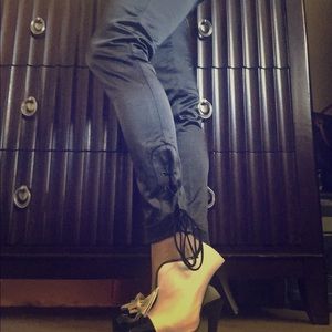 🎉Birthday week sale! Sleek leather looking pant!