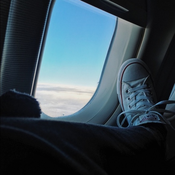 White Converse (IN SEARCH OF)