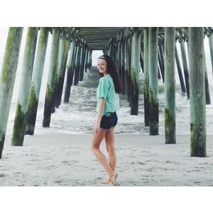 Meet your Posher, Caitlin