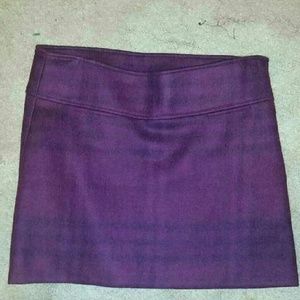 BURBERRY SKIRT - Size 8 - Fits more like a 6