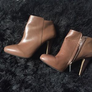 Banana Republic Tan Booties