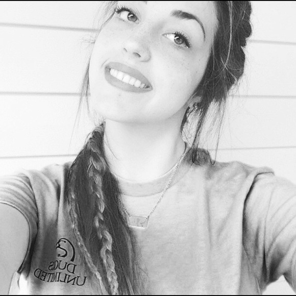 Meet your Posher, Emily - Picture 1 of 1