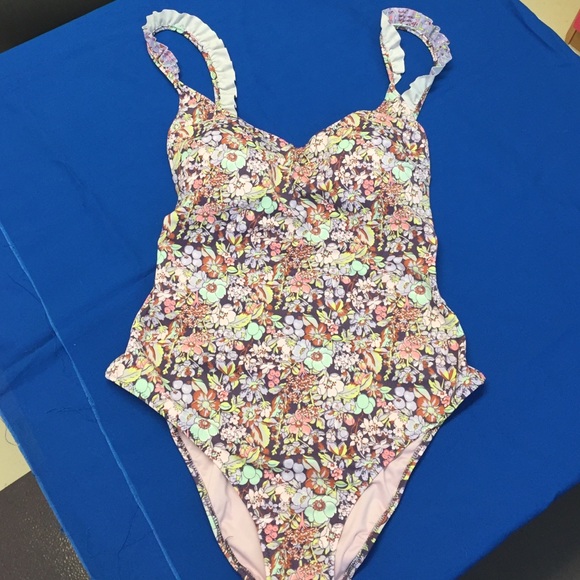 VS ruffle strap one piece swimsuit