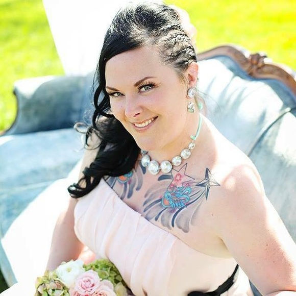 Hey Poshers! I’m Cori! Thank you for stopping by❣️ - Picture 4 of 17