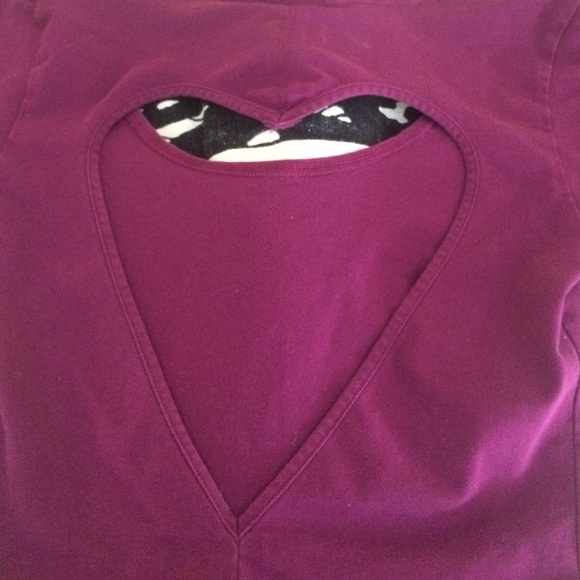 PINK vs crop top heart cutout back - Picture 3 of 3