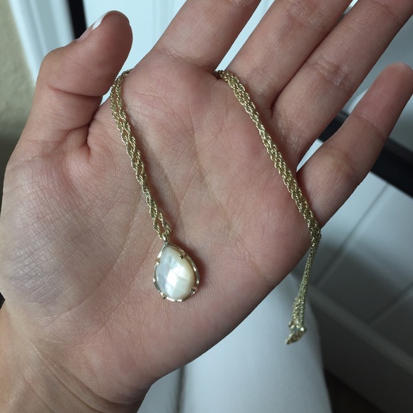 Kendra Scott Necklace