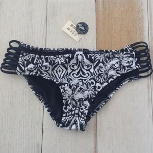 Aeropostale bottoms brand new