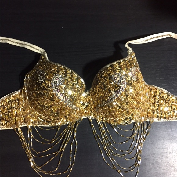 Gorgeous medium bra! Perfect for costumes &raves!