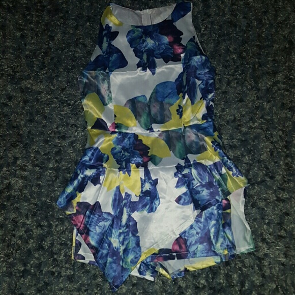 NWOT Floral print jumpsuit shorts - Picture 4 of 4