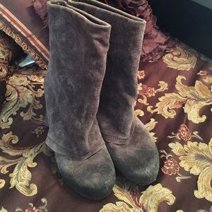 Vera Wang Lavender suede boots