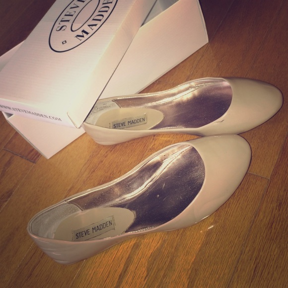 Steve Madden Nude Ballet Flats