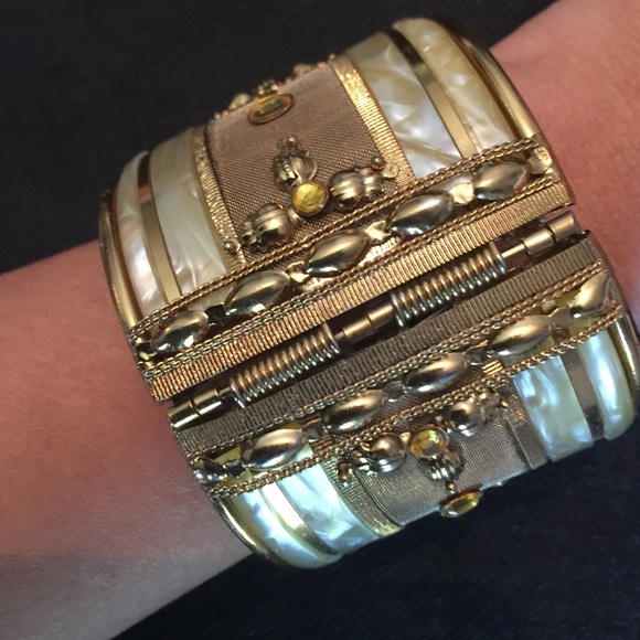 Gold cuff - Picture 2 of 3