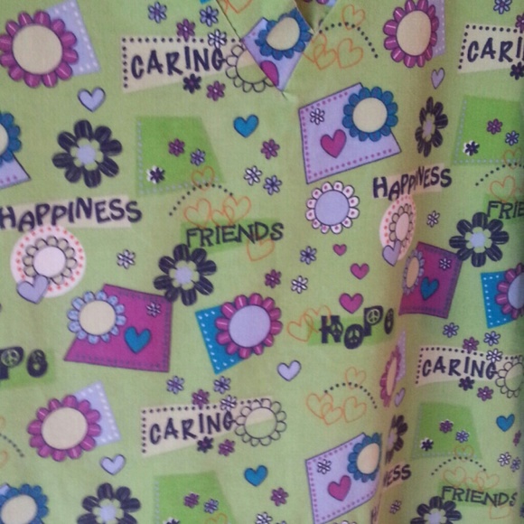 Scrub Top - Picture 2 of 3