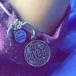 Meet your Posher, Justeen