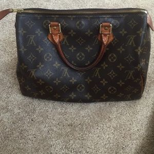 Louis Vittion  speedy 30