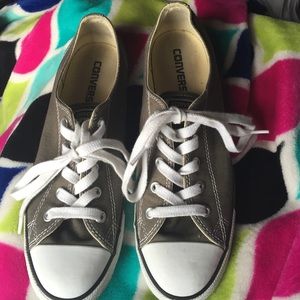 Grey dainty All Star Converse